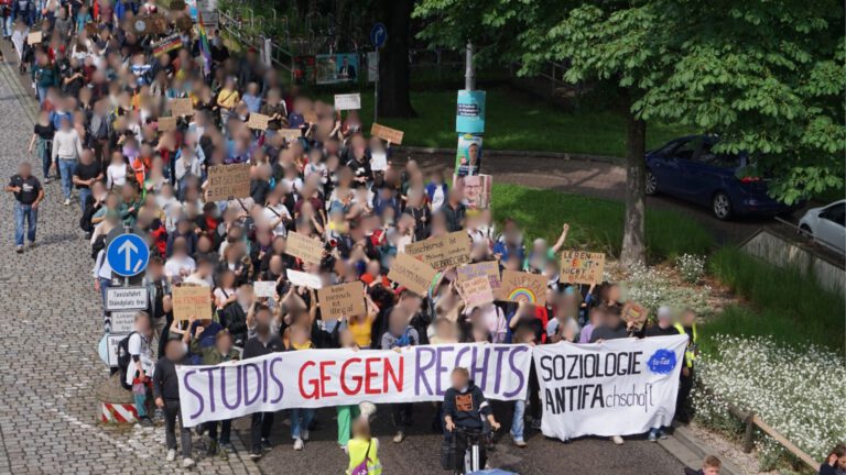 Foto Studis gegen Rechts